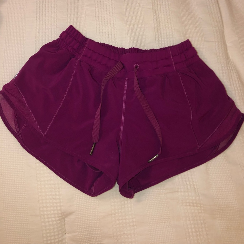 Lululemon hotty hot  size 4 berry shorts